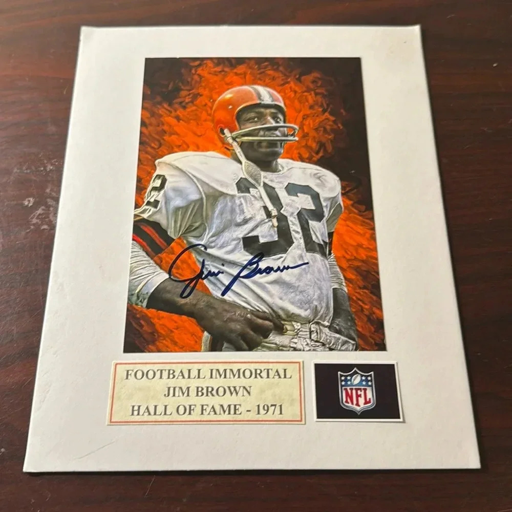 Jim Brown signed 8 x 10 photo